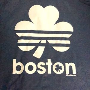 Boston Hoodie with Clover in a bluish grey